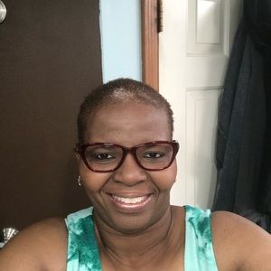 Meet your Posher, Gloria